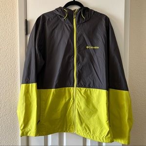 Men’s Columbia Gray & Yellow/Green Rain Jacket – Large
